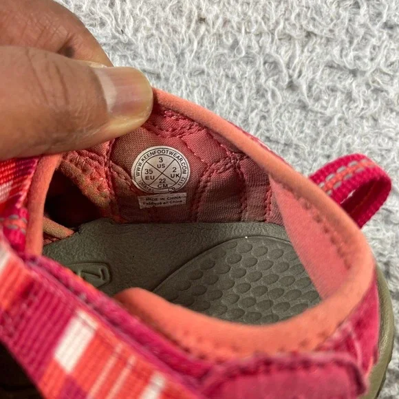 KEEN Newport H2 Pink Orange Plaid Waterproof Sandals Kids Size 3 US 35 EU - Picture 6 of 6